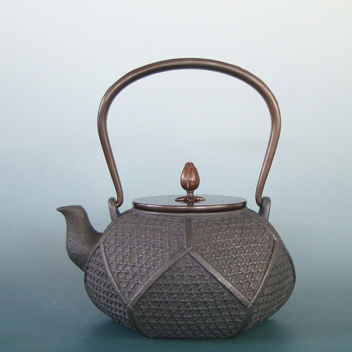 Discover the Art of Cooking with Our Handcrafted Cast Iron Cooking Pot